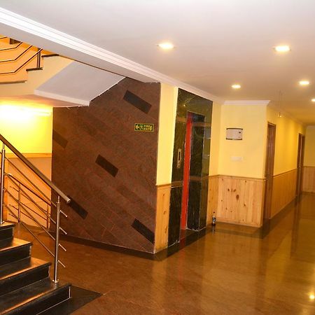 Hotel Royal Opera Bangalore Esterno foto
