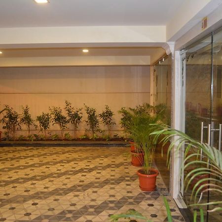 Hotel Royal Opera Bangalore Esterno foto