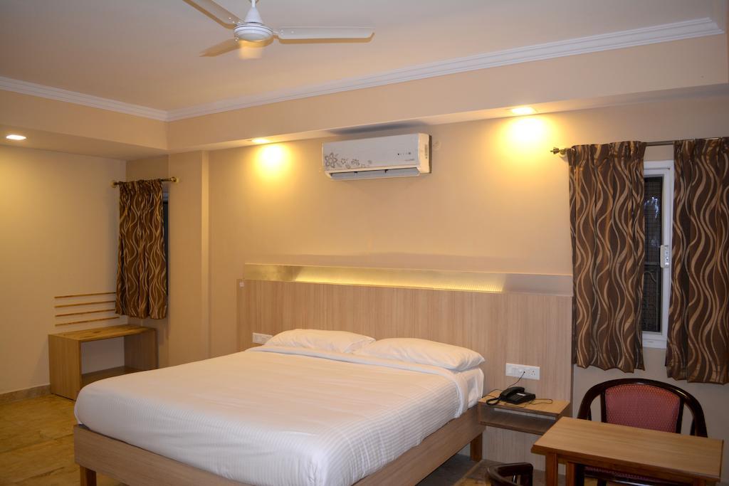 Hotel Royal Opera Bangalore Camera foto