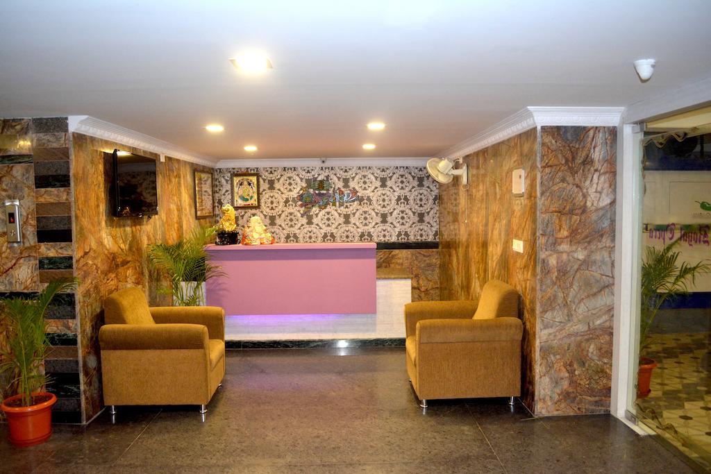 Hotel Royal Opera Bangalore Esterno foto